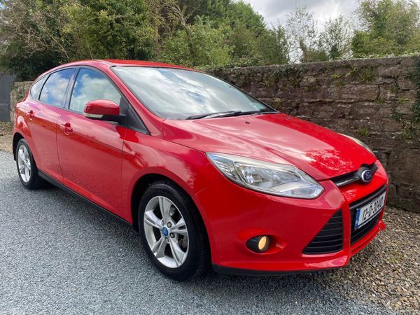 Ford Focus Hatchback, Diesel, 2012, Red