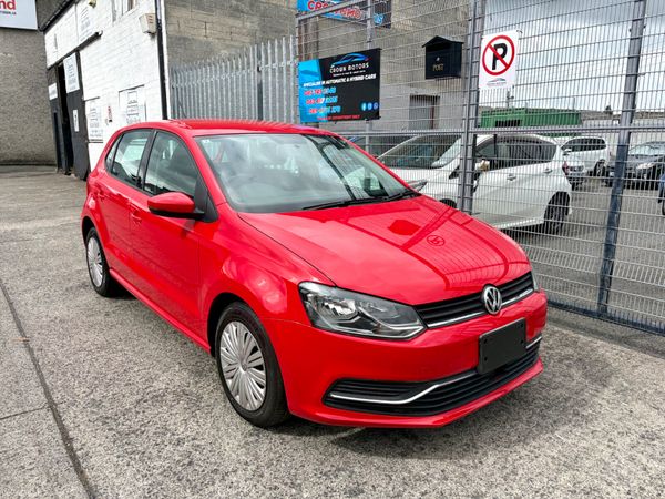 Volkswagen Polo Hatchback, Petrol, 2015, Red
