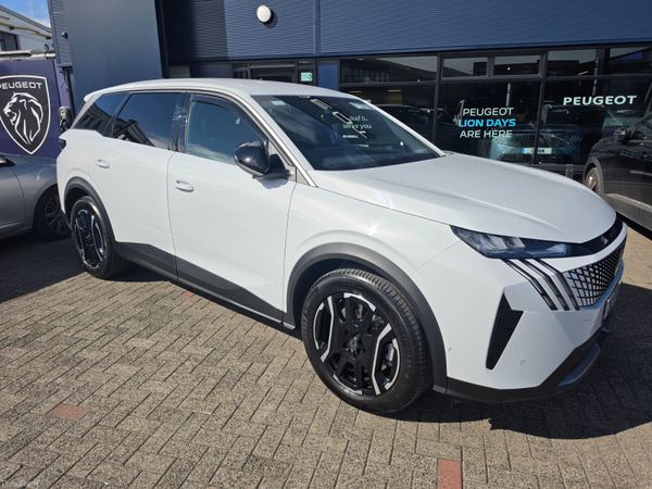 Peugeot 5008 MPV, Electric, 2026, White