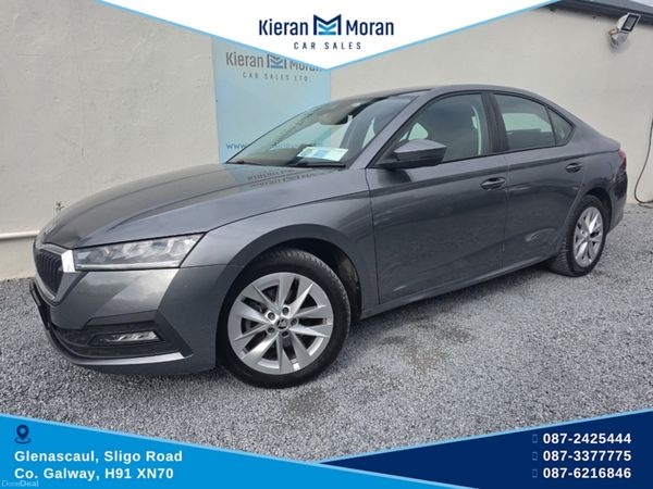 Skoda Octavia Hatchback, Diesel, 2024, Grey