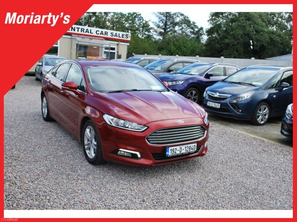 Ford Mondeo Hatchback, Diesel, 2019, Red