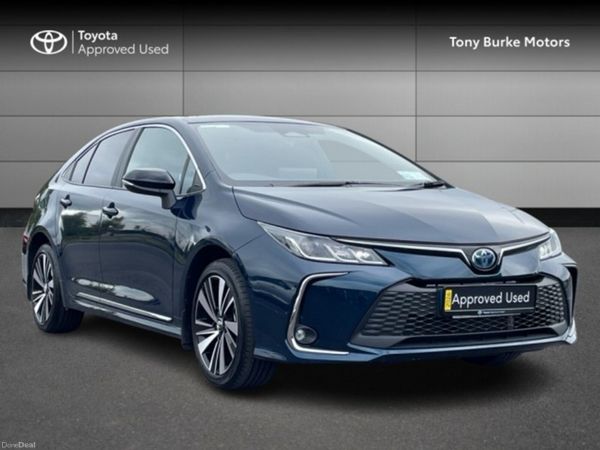 Toyota Corolla Saloon, Petrol Hybrid, 2026, Green