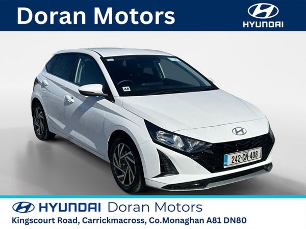 Hyundai i20 Hatchback, Petrol, 2024, White