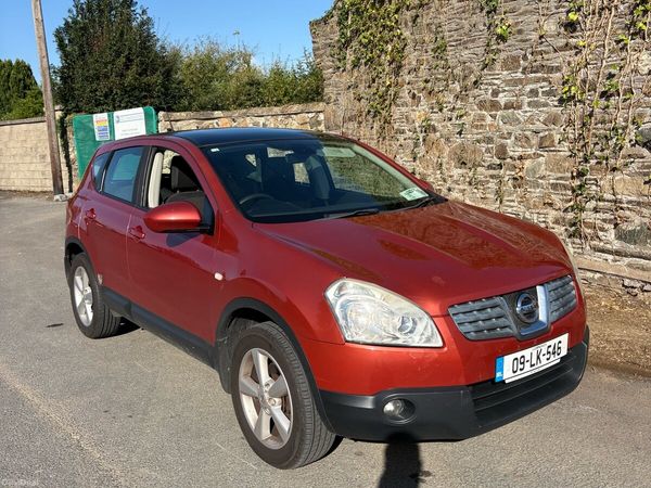 Nissan Qashqai Hatchback, Diesel, 2009, Red