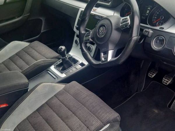 Volkswagen Passat Saloon, Diesel, 2014, Silver