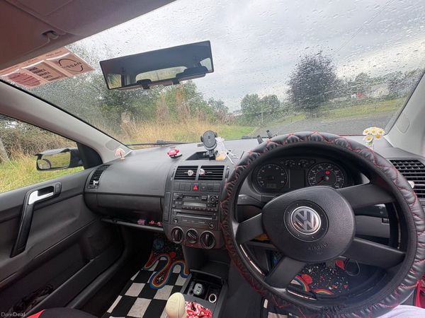 Volkswagen Polo Hatchback, Petrol, 2004, Red