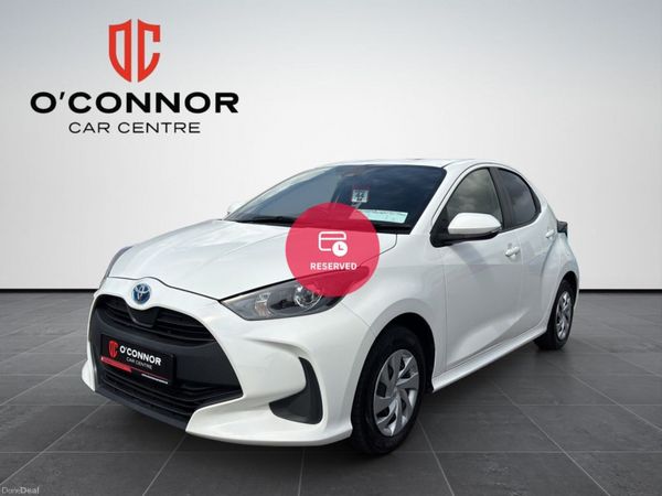 Toyota Yaris Hatchback, Petrol Hybrid, 2023, White