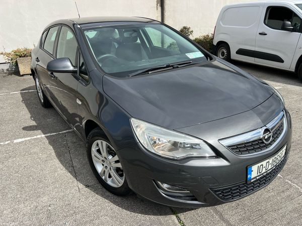 Opel Astra Hatchback, Petrol, 2010, Grey
