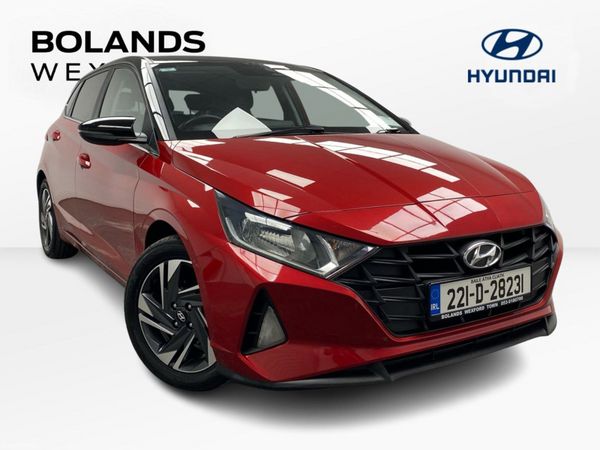 Hyundai i20 Hatchback, Petrol, 2022, Red