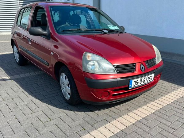 Renault Clio Hatchback, Petrol, 2005, Red