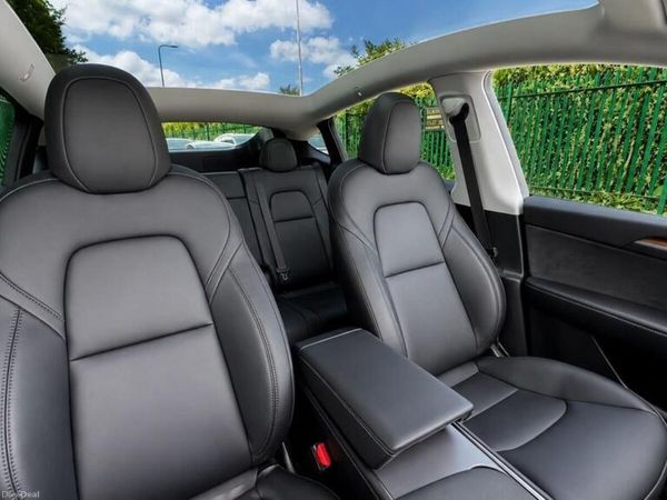 Tesla Model Y MPV, Electric, 2025, White