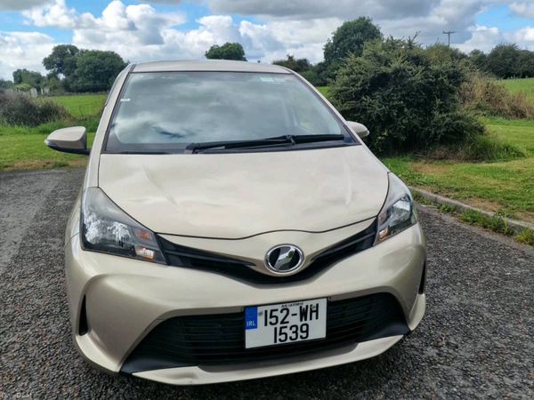 Toyota Vitz Hatchback, Petrol, 2015, Silver