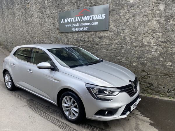 Renault Megane Hatchback, Diesel, 2017, Silver