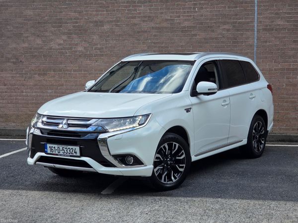 Mitsubishi Outlander SUV, Petrol Plug-in Hybrid, 2016, White