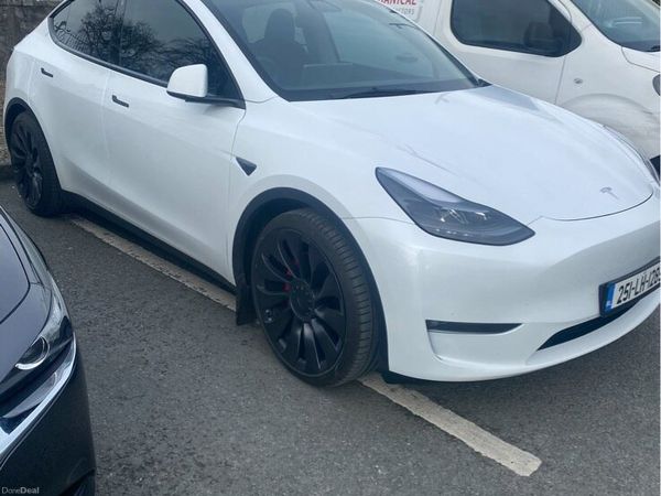 Tesla Model Y MPV, Electric, 2025, White