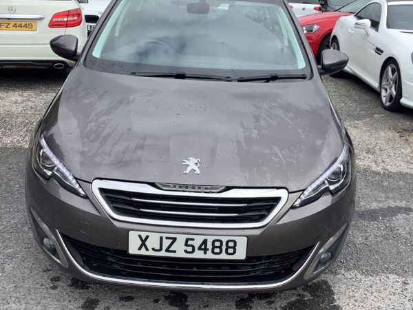 Peugeot 308 Hatchback, Petrol, 2015, Grey