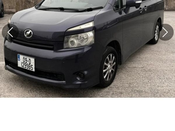 Toyota Voxy MPV, Petrol, 2009, Grey