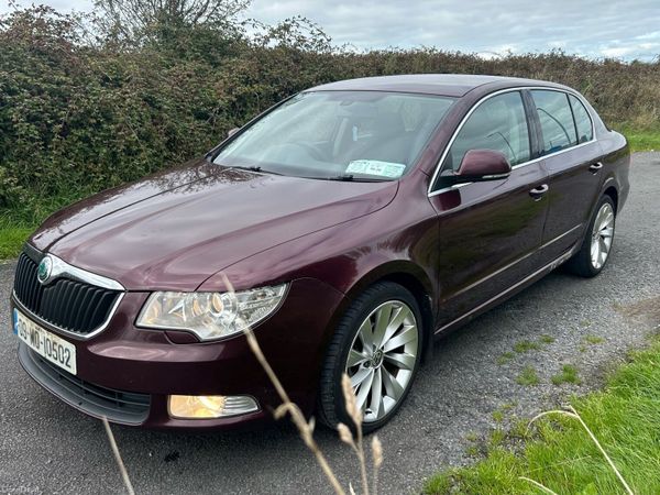Skoda Superb Hatchback, Diesel, 2009, Red