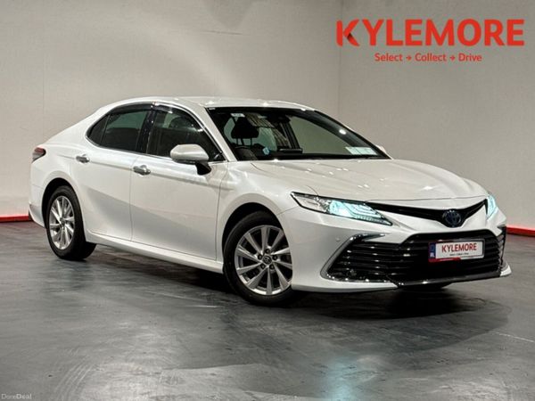 Toyota Camry Saloon, Petrol Hybrid, 2022, White