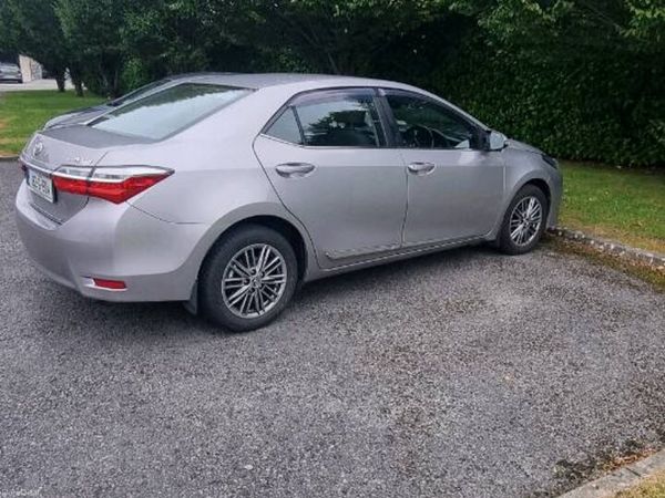 Toyota Corolla Saloon, Petrol, 2018, Grey