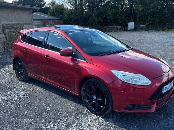 Ford Focus Hatchback, Diesel, 2012, Red