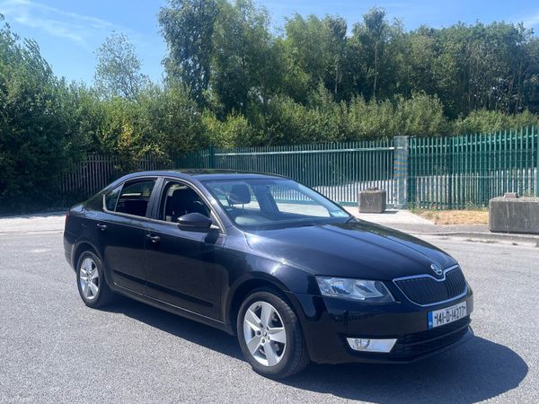 Skoda Octavia Saloon, Diesel, 2014, Black