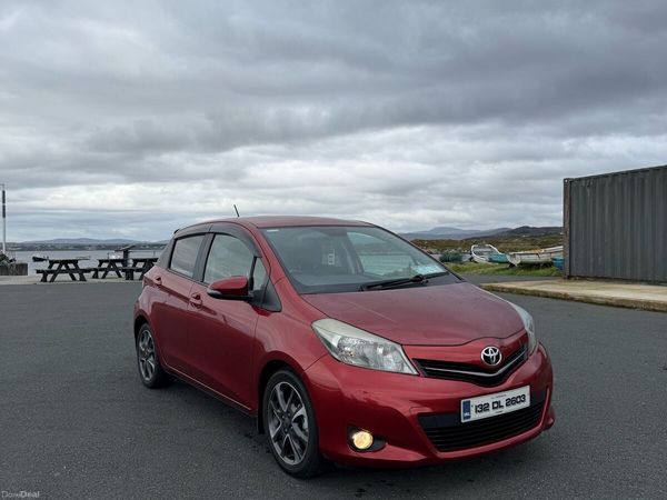 Toyota Yaris Hatchback, Petrol, 2013, Red