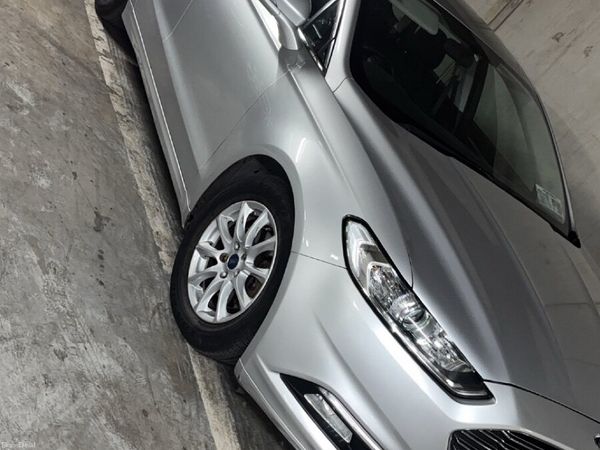 Ford Mondeo Hatchback, Diesel, 2016, Silver