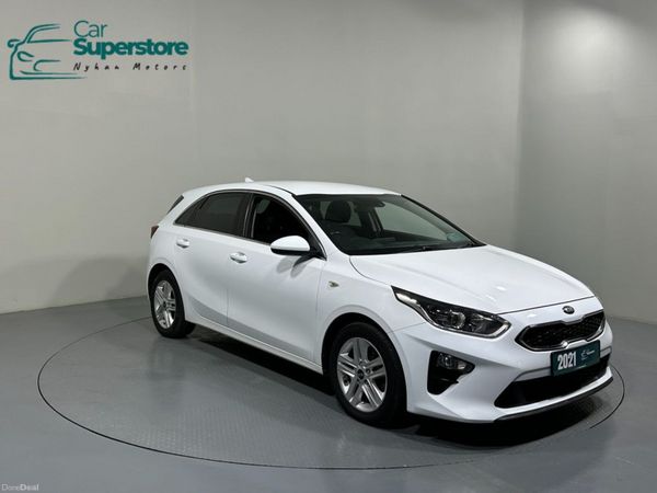 Kia Ceed Hatchback, Petrol, 2021, White
