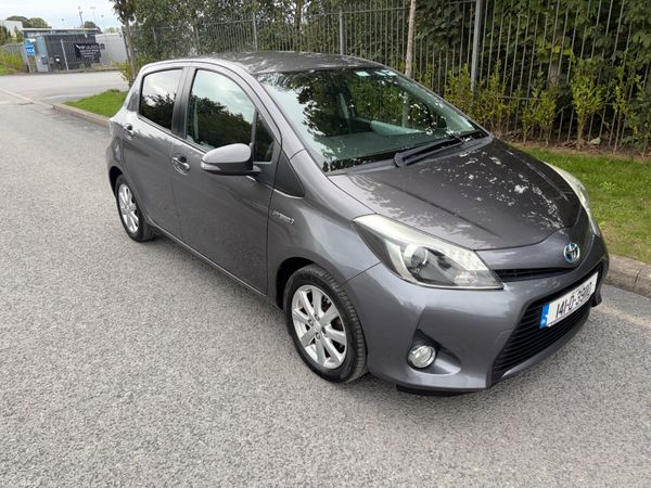 Toyota Yaris Hatchback, Petrol Hybrid, 2014, Grey