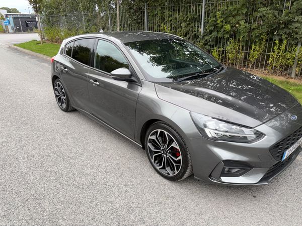 Ford Focus Hatchback, Petrol Hybrid, 2021, Grey