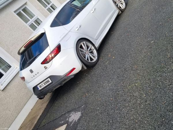SEAT Leon Hatchback, Diesel, 2013, White