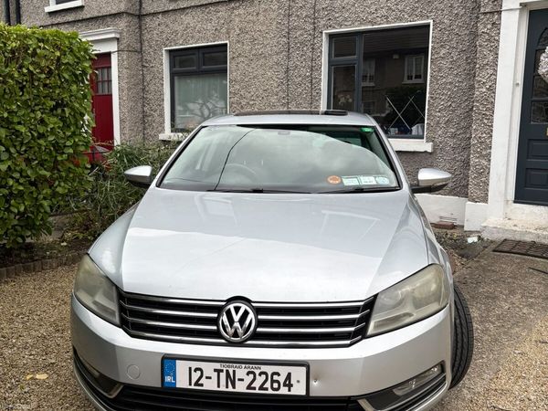 Volkswagen Passat Saloon, Diesel, 2012, Silver