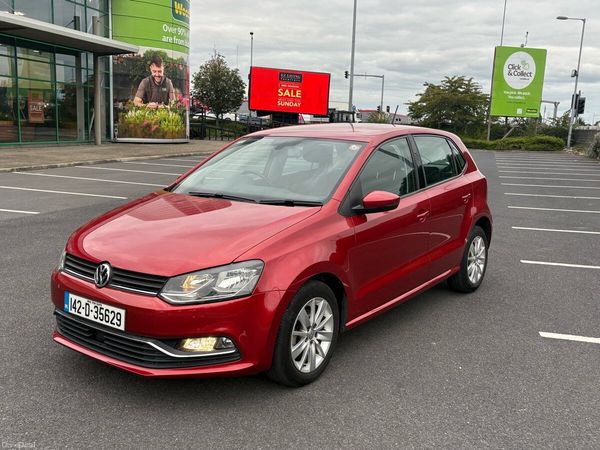Volkswagen Polo Hatchback, Petrol, 2014, Red