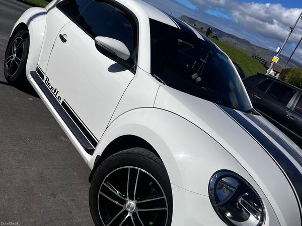 Volkswagen Beetle Hatchback, Diesel, 2014, White