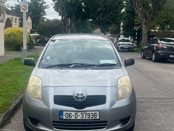Toyota Yaris Hatchback, Petrol, 2006, Silver