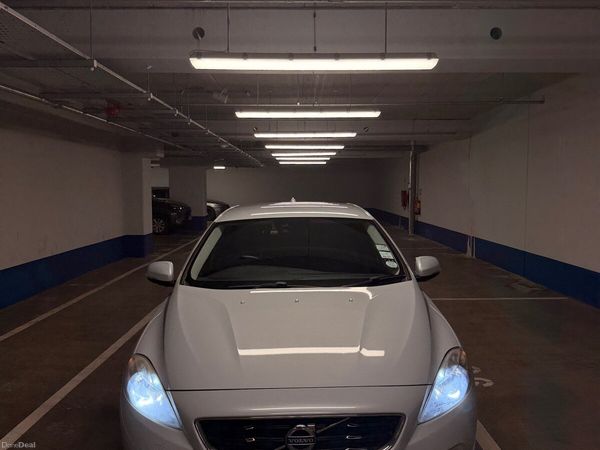 Volvo V40 Hatchback, Diesel, 2012, Blue