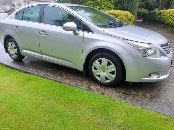 Toyota Avensis Saloon, Diesel, 2009, Silver