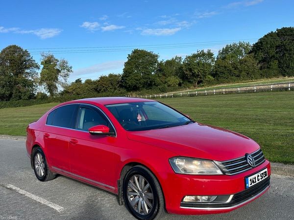 Volkswagen Passat Saloon, Diesel, 2014, Red