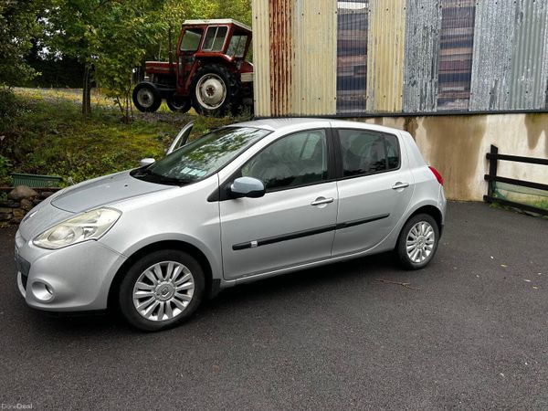 Renault Clio Hatchback, Ethanol Petrol, 2011, Silver