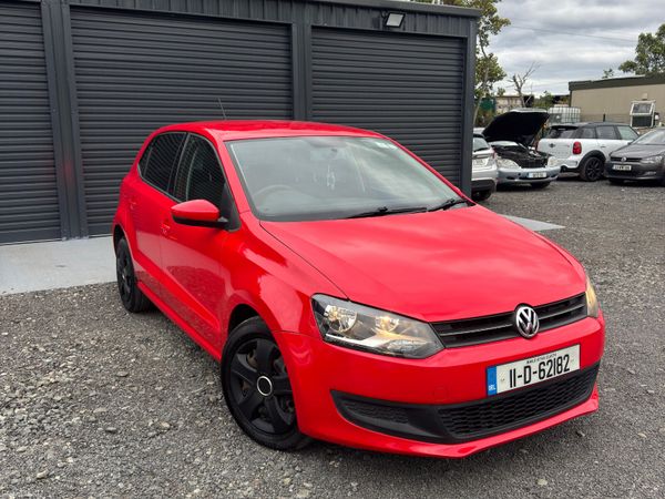 Volkswagen Polo Hatchback, Petrol, 2011, Red