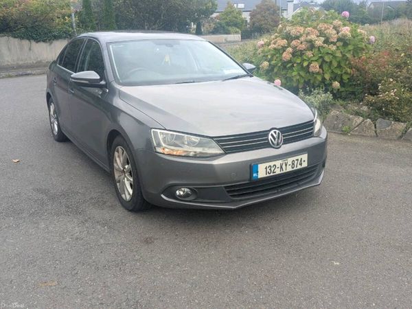 Volkswagen Jetta Saloon, Diesel, 2013, Grey