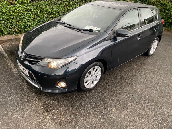 Toyota Auris Hatchback, Diesel, 2015, Grey