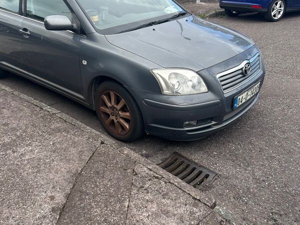Toyota Avensis Saloon, Petrol, 2004, Grey
