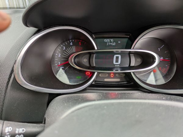 Renault Clio Hatchback, Diesel, 2016, Red