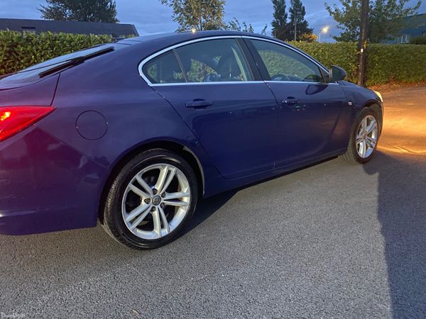 Vauxhall Insignia Hatchback, Diesel, 2011, Blue