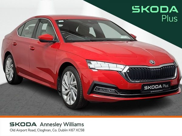 Skoda Octavia Saloon, Petrol, 2023, Red