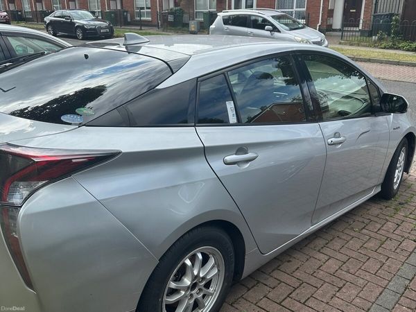 Toyota Prius Hatchback, Petrol Hybrid, 2016, Silver