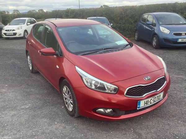 Kia Ceed Hatchback, Diesel, 2014, Red