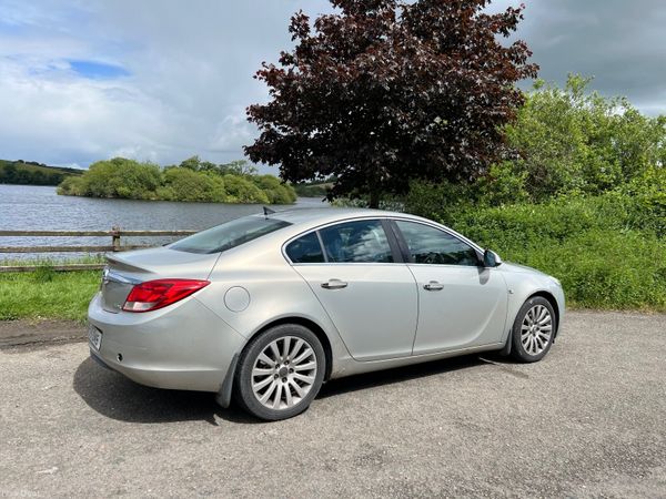 Opel Insignia Saloon, Diesel, 2010, Yellow